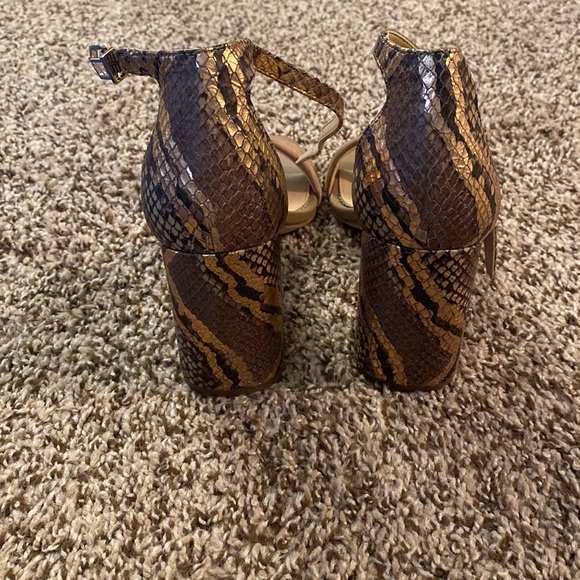 Sam Edelman rose gold snake print heels - Picture 3 of 5